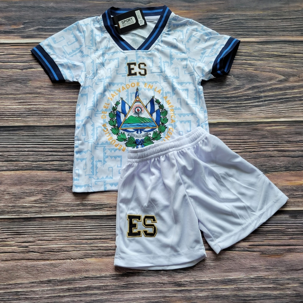 El Salvador kid's soccer Jersey and shorts
